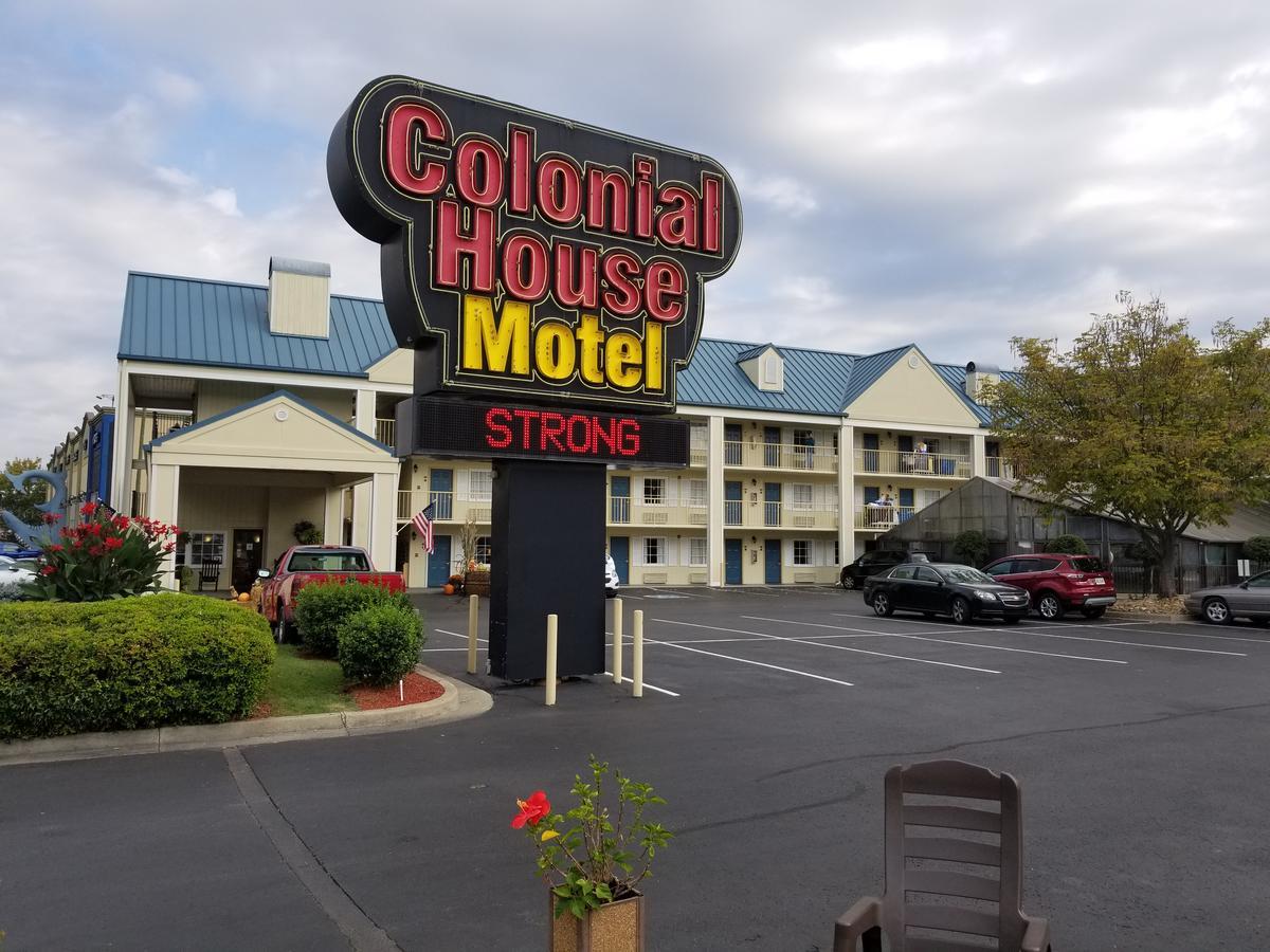 Colonial House Motel พิเจนฟอร์จ ภายนอก รูปภาพ