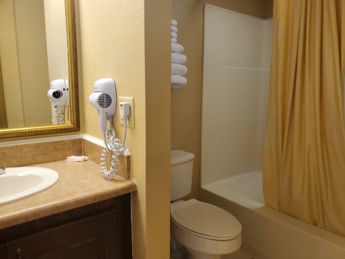 Colonial House Motel พิเจนฟอร์จ ภายนอก รูปภาพ