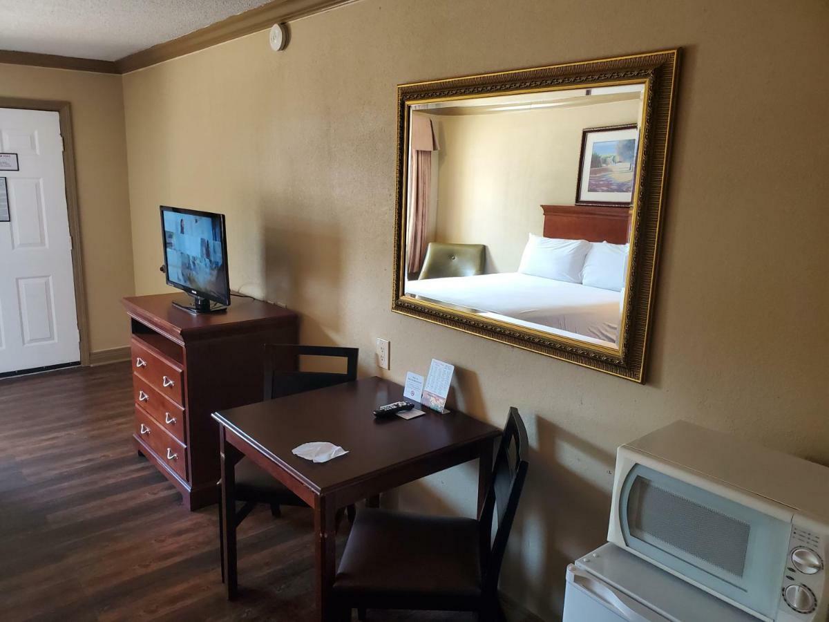 Colonial House Motel พิเจนฟอร์จ ภายนอก รูปภาพ