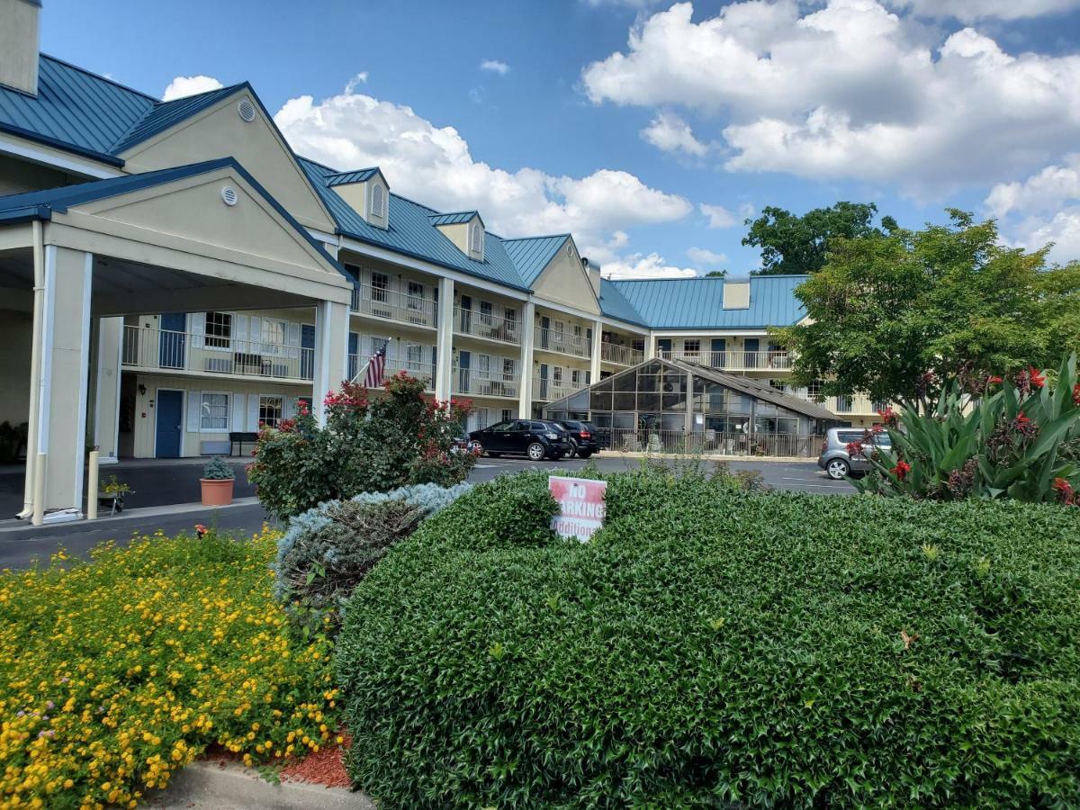 Colonial House Motel พิเจนฟอร์จ ภายนอก รูปภาพ