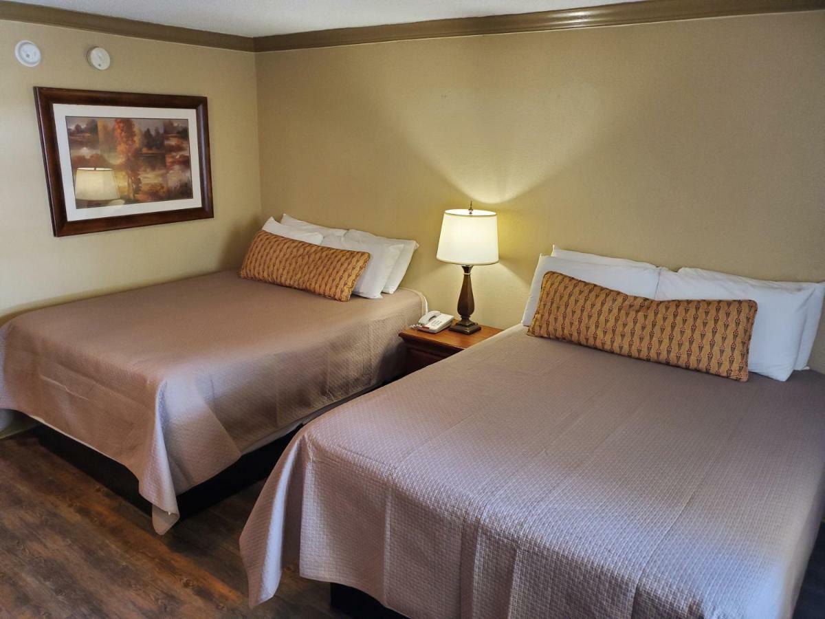 Colonial House Motel พิเจนฟอร์จ ภายนอก รูปภาพ