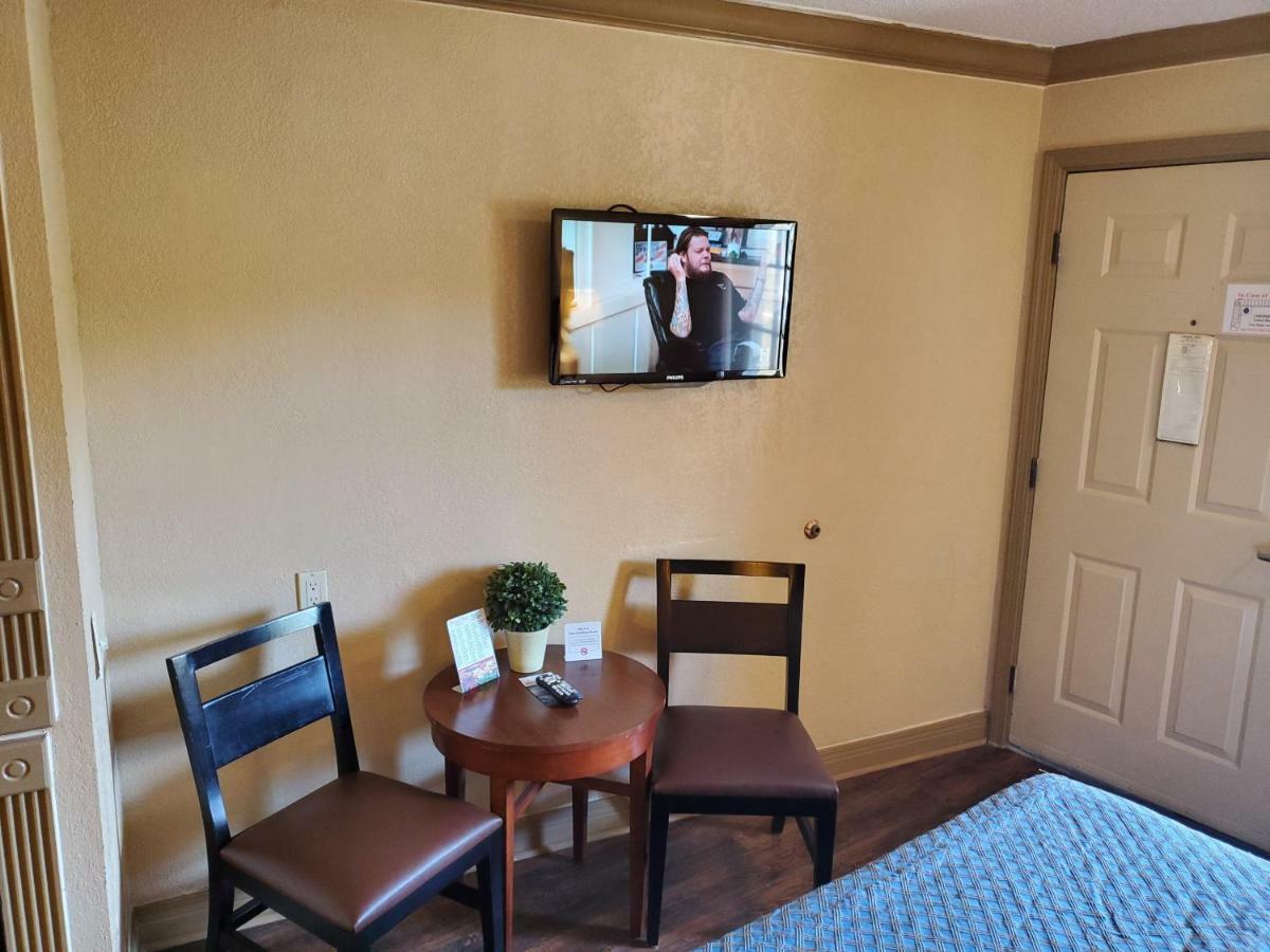Colonial House Motel พิเจนฟอร์จ ภายนอก รูปภาพ